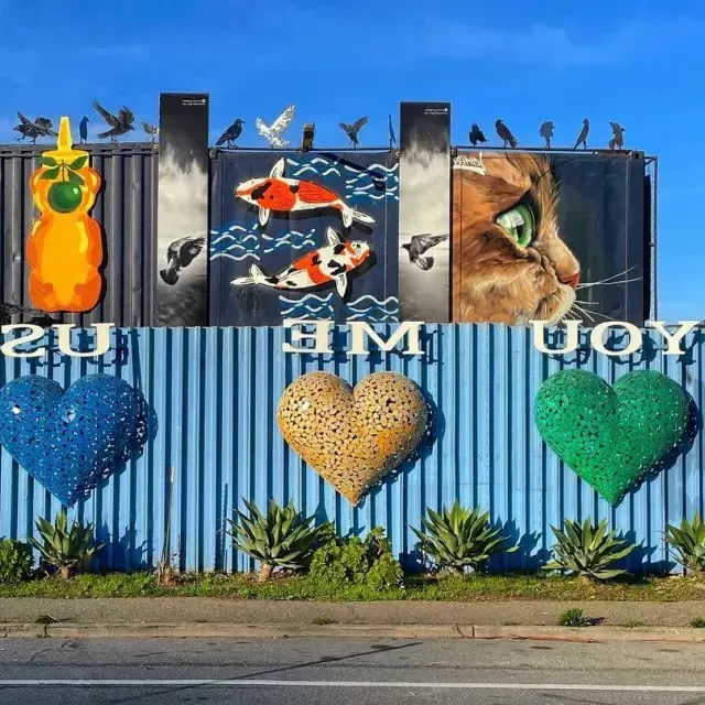 Obras de arte e murais no bairro de Bayview, em São Francisco.